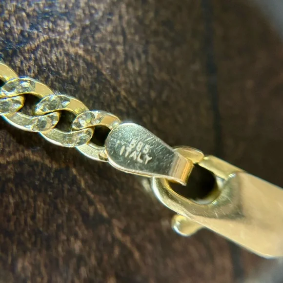 Solid 14k curb/cuban chain 18”